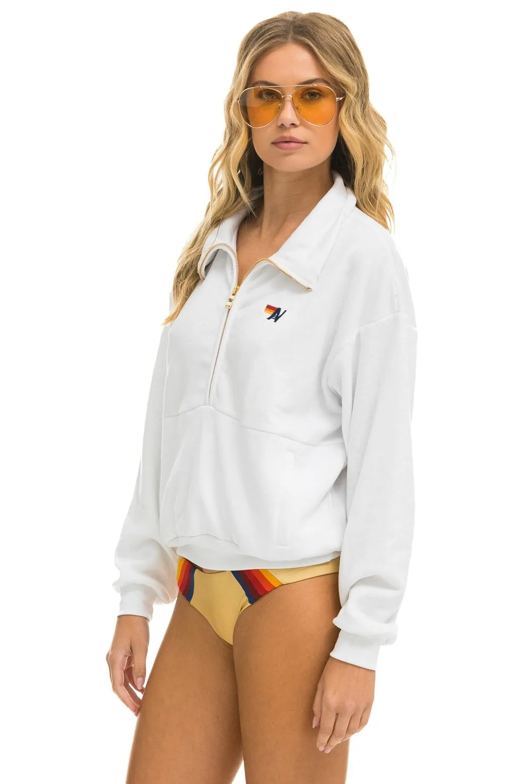 LOGO EMBROIDERY HALF ZIP SWEATSHIRT - WHITE